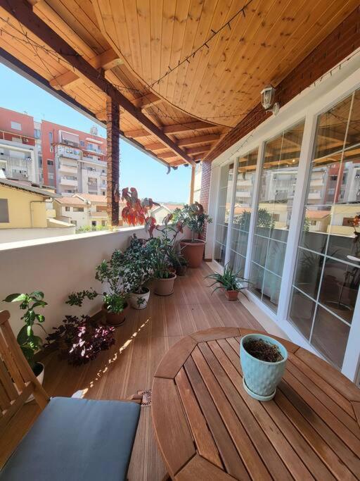 Apartament House *