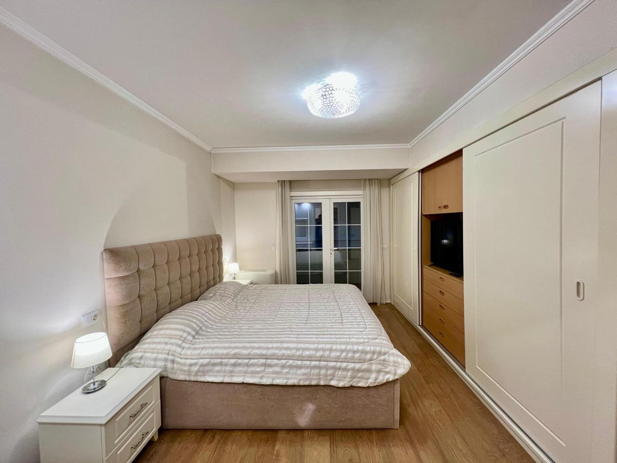 Apartament House *