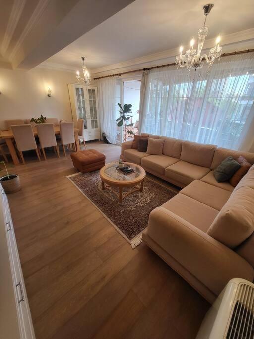 House Tiranë